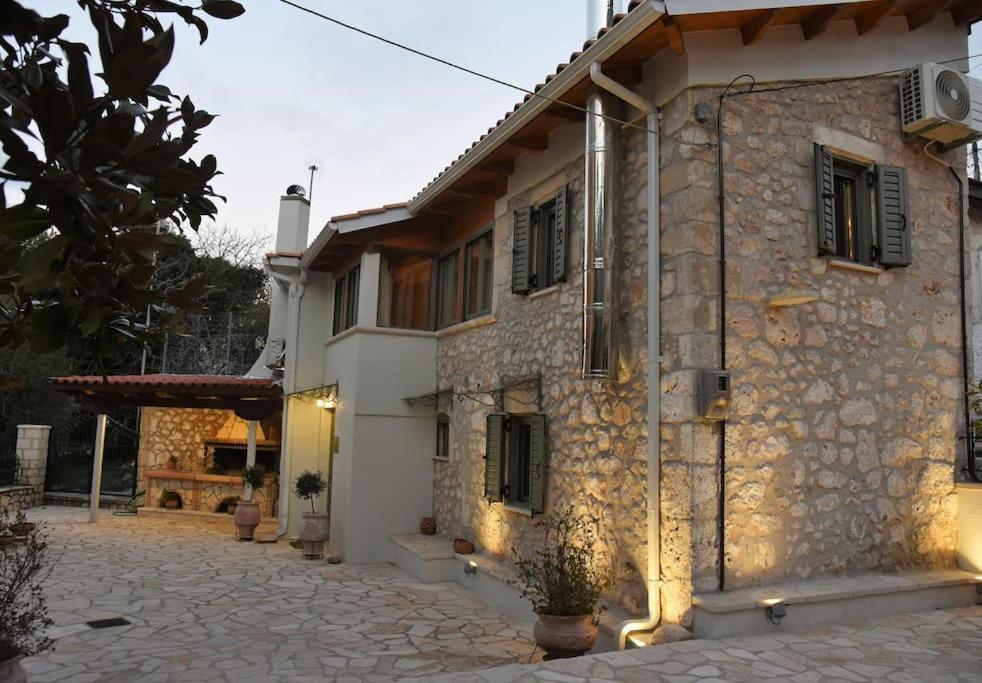 La Casa Di Bella A Tradional Stone House With Barbecue Villa Kariá Eksteriør bilde