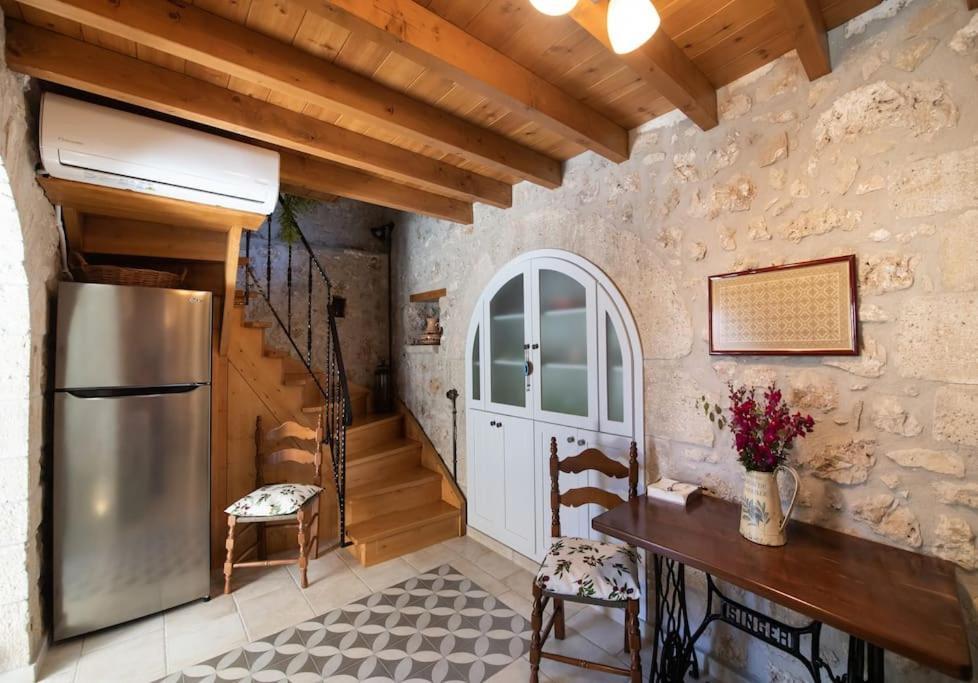 La Casa Di Bella A Tradional Stone House With Barbecue Villa Kariá Eksteriør bilde